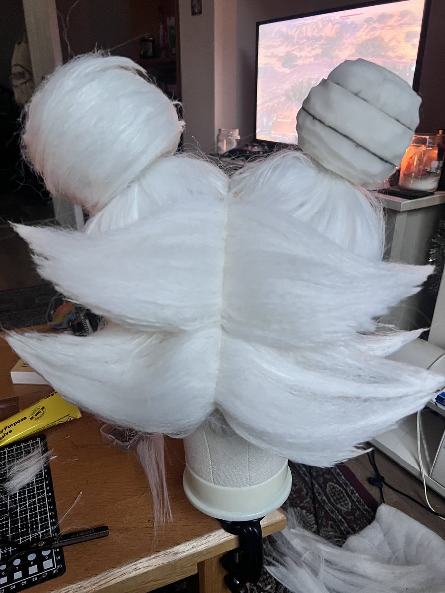Cinnaebar's tweet photo. Crimped the fuck out of a wig, made wefts for the back, cut and hair sprayed them so they held shape- OH YEAH AND I MADE THE BUNS MAGNETIC BWHAHAHEHAHAHGE https://t.co/cHEyiXQ6Fj