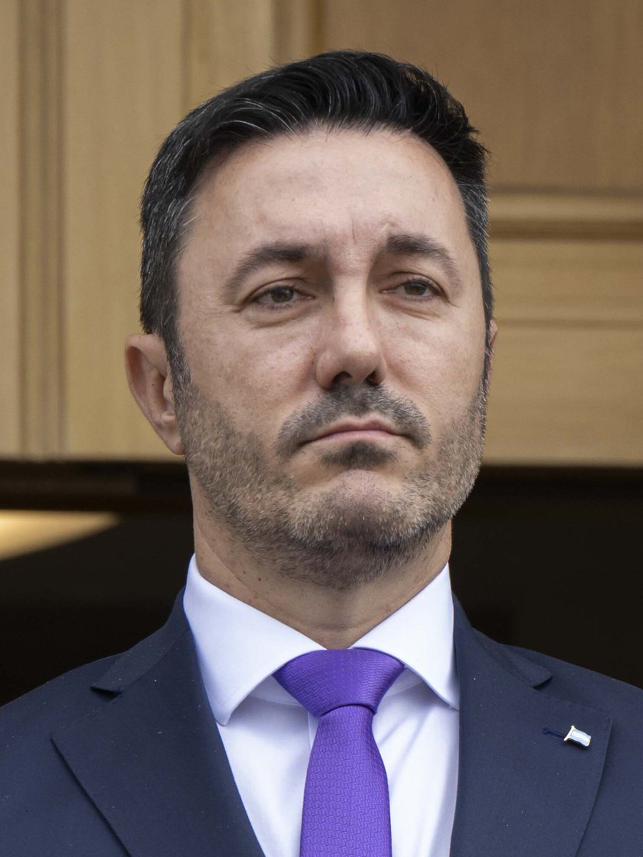 _EncuestAR_'s tweet photo. ¿Votarías a Luis Petri? https://t.co/o2MBRYhJIQ