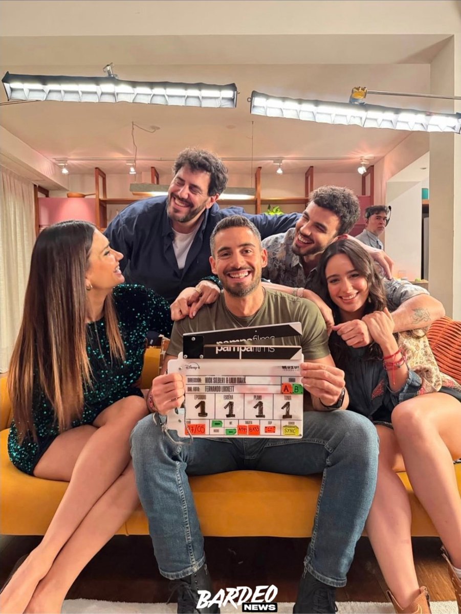 bardeonews's tweet photo. 📽️TERMINARON LAS GRABACIONES. 

La serie de "Nadie Dice Nada" en Luzu TV, completó su etapa de rodaje. https://t.co/qmtgZlahGL