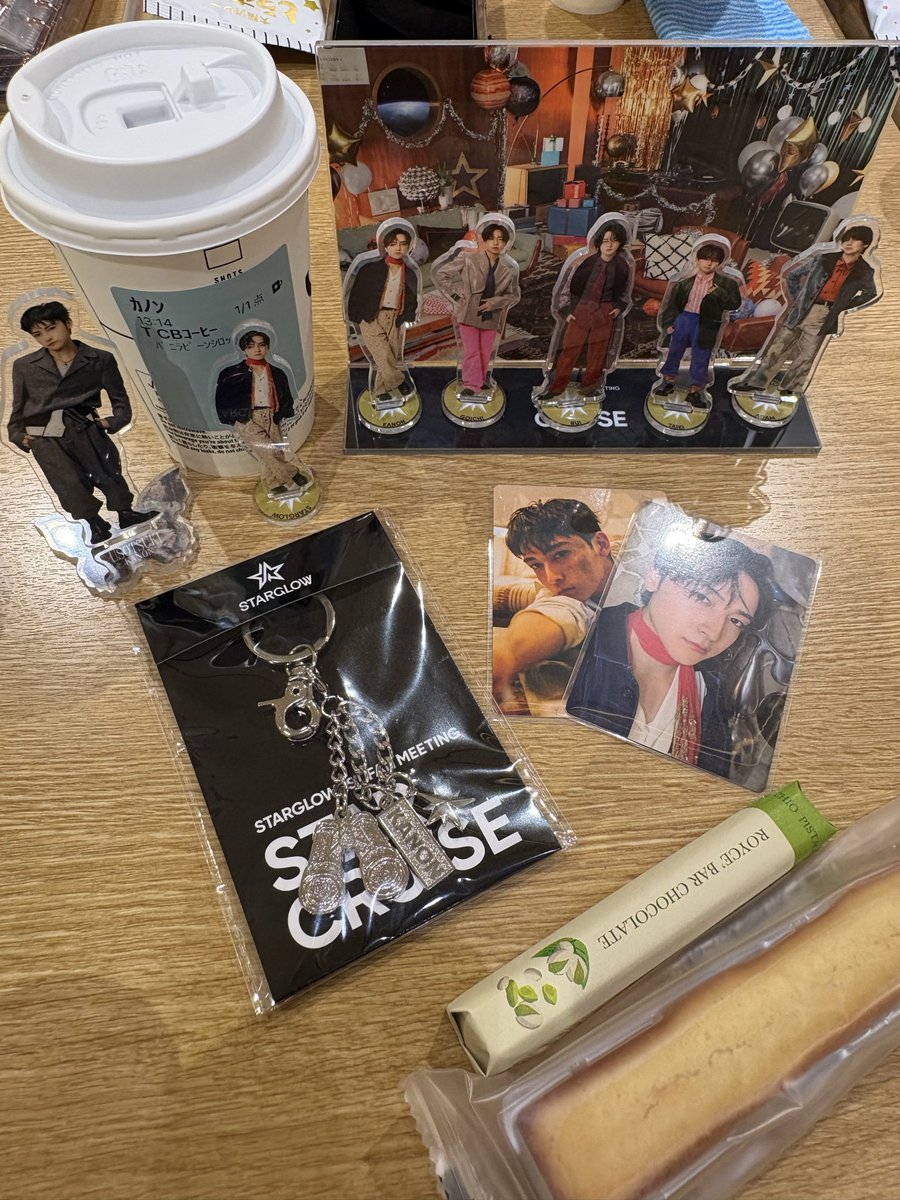 anco_0522's tweet photo. スタ会らしからぬスタ会🌟笑😚ランチはお刺身食べ放題30分⚡️🐟戦いに備え黙食予定だったが感想を言わずにおられぬ旨さでした✨かぼちゃコロッケ♡つい食べちゃった🫶グッズとシールとガチャ♪どれもやめられない🥺
ファンミが待ち遠しいぜ😚🤟
〈本日のハイライト〉
バナナを黄色くする仕事🍌🪄🤣 https://t.co/NAhaeRMX5z