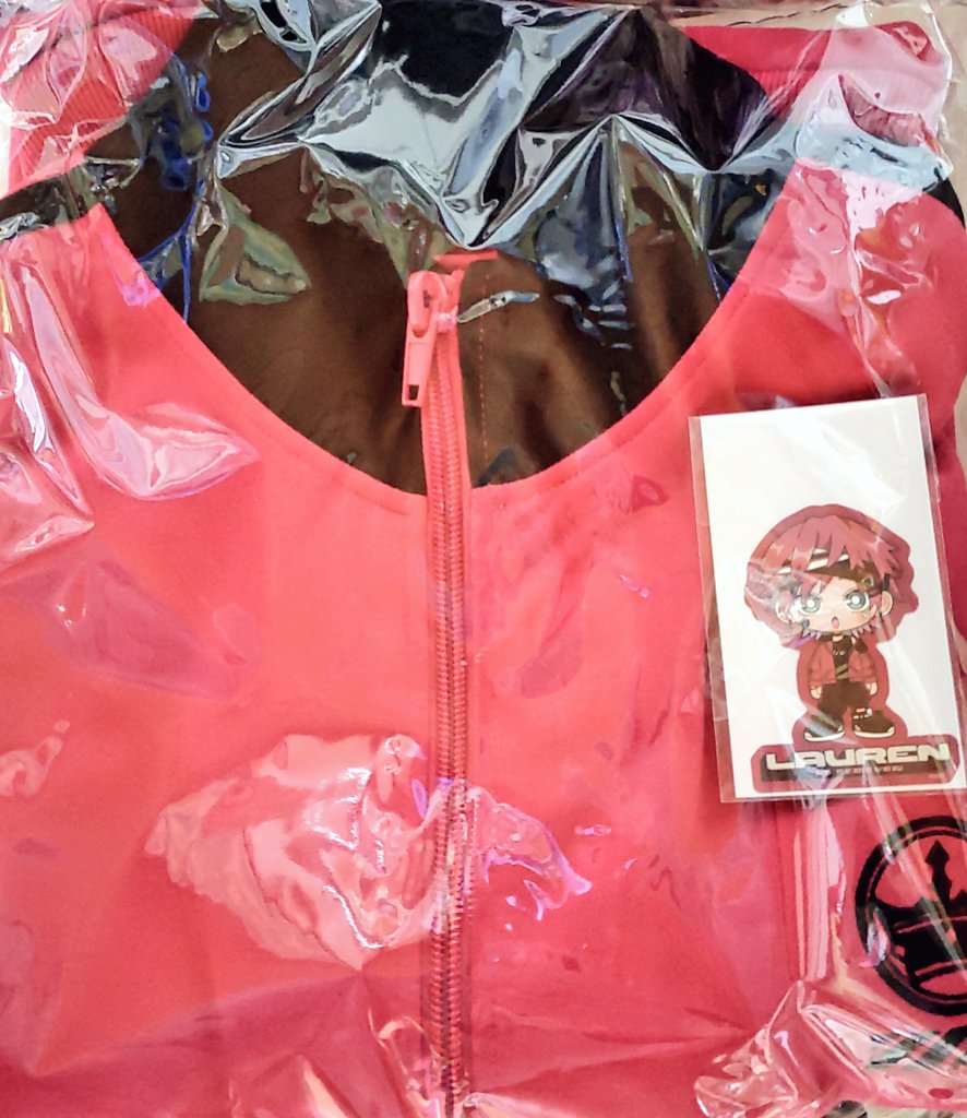 i1o087's tweet photo. ロレさんグッズ続々届く(∩´∀`∩)

VSせめよんも31500だし、ぬいもーども可愛い！！！

しかし、ランダム特典あんだけ種類あったのに被るし、４人しか出ない不思議。推しが居たら何でも嬉しいけども。 https://t.co/aAqyFDnAaI