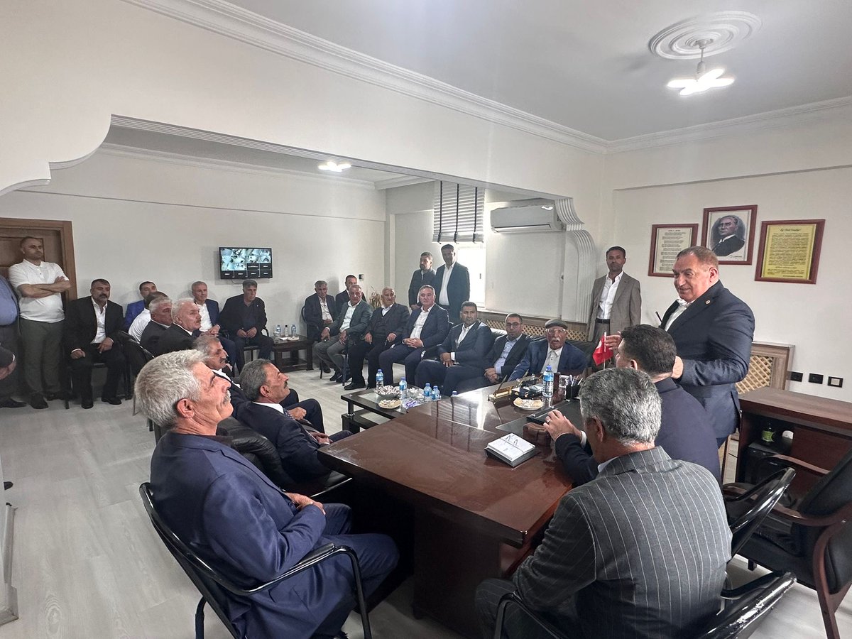 eminsimsekmus's tweet photo. 📍Sarıpınar Beldemizde bayramın bereketini paylaştık

Kurban Bayramı dolayısıyla gerçekleştirdiğimiz ziyaretler kapsamında İl Başkanımız Sn. @MelikEmre1 ve teşkilat mensuplarımızla birlikte Sarıpınar Beldemizde vatandaşlarımızla bir araya geldik.

Sarıpınar Belde Belediye Başkanımız Sn. Maşuk Aktaş’a ve bizleri muhabbetle karşılayan kıymetli hemşehrilerimize teşekkür ediyorum. Bayramın birliğimizi ve gönül bağlarımızı daha da güçlendirmesini diliyorum.