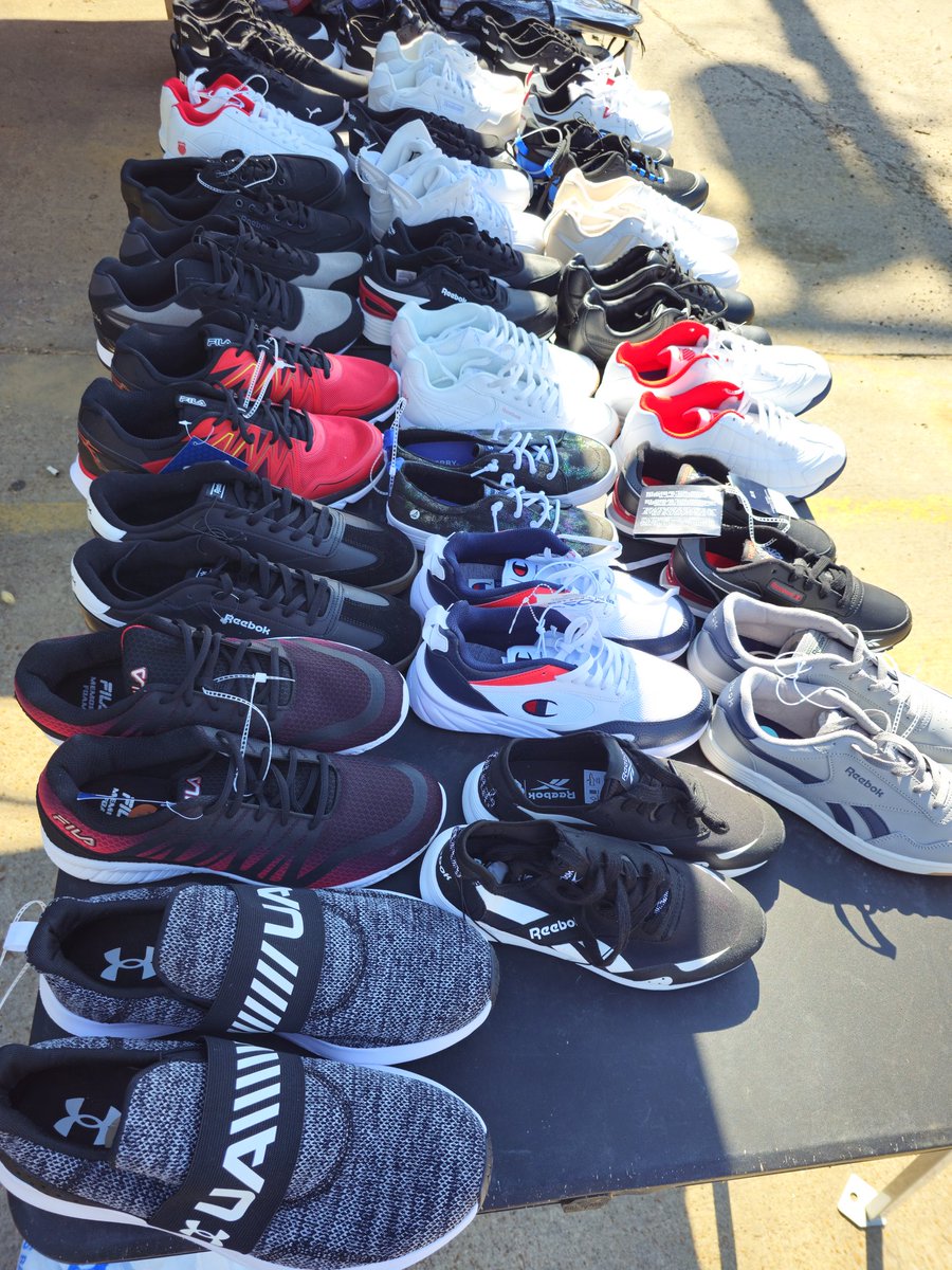 chillin662's tweet photo. Since I have your attention, could you please donate & #RT this #DeltaShoeCampaign tweet
This my 11th year raising money to buy shoes for students here in the #Mississippi Delta
P.S. #MVSU #HBCUsMatter $ASS #RollingFork #SilverCity #JacksonWaterCrisis
https://t.co/QmcBafVcoZ https://t.co/eRUQmjYpVT