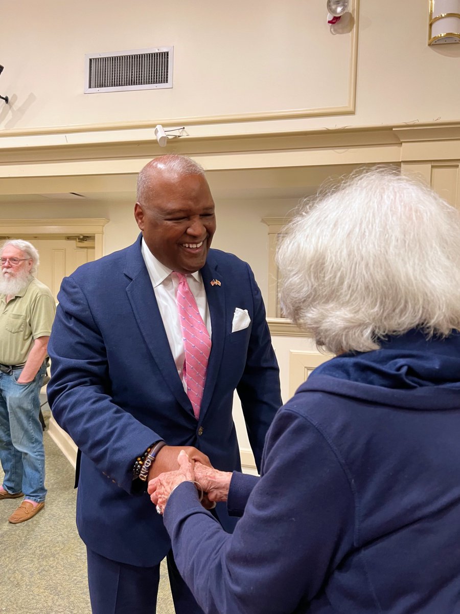 RushernLBaker's tweet photo. I always love spending time with the residents at Collington. 

Thank you to everyone for the warm welcome and the love. https://t.co/DYGZ6YBuBZ