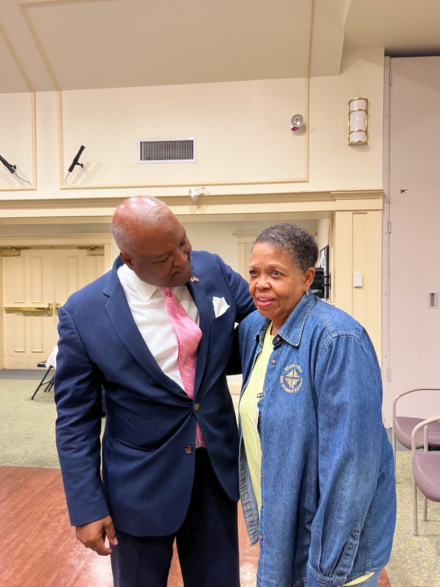 RushernLBaker's tweet photo. I always love spending time with the residents at Collington. 

Thank you to everyone for the warm welcome and the love. https://t.co/DYGZ6YBuBZ