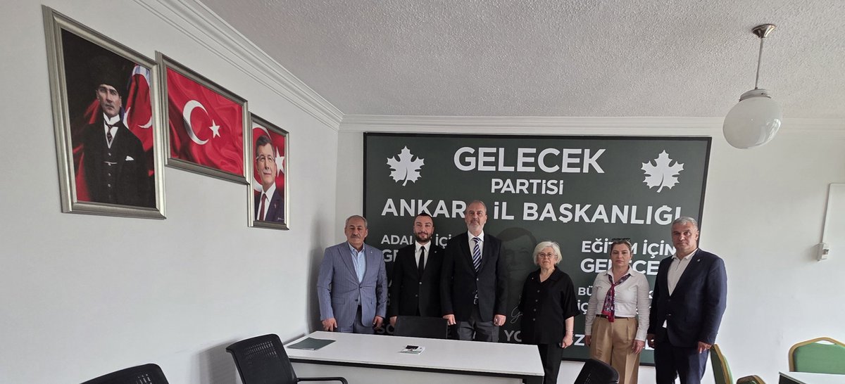 ceyhanbagci's tweet photo. Bayramın birleştirici gücüyle @AkpartiAnkara teşkilatını ziyaret ederek bayramlaştık; ardından kendilerini ağırlamaktan mutluluk duyduk. Karşılıklı gerçekleştirdiğimiz bu anlamlı ziyaretler ve kıymetli sohbetleri için teşekkür ederiz.
@Ahmet_Davutoglu 
@Gelecek_06 
@TeskilatGelecek