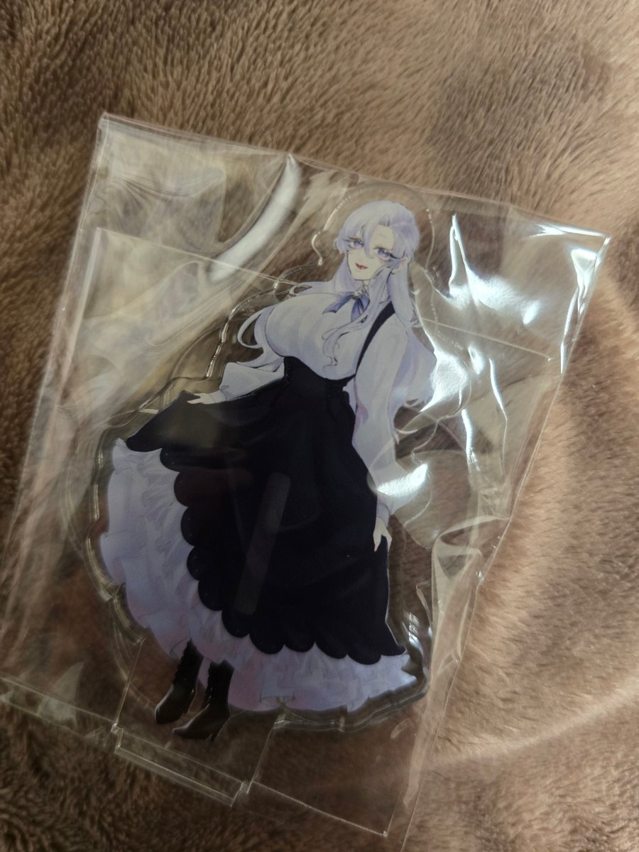 so_kill1's tweet photo. OCのアクスタがとどいて　かわいい https://t.co/QxDiAGqytq