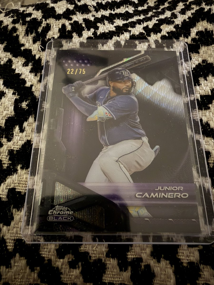 C_Ham47's tweet photo. @cardboardbst @AMcbride90804 Cam-$30
Aranda-$15
Breidinger -$450 OBo want to move https://t.co/qtU4sxG8f2
