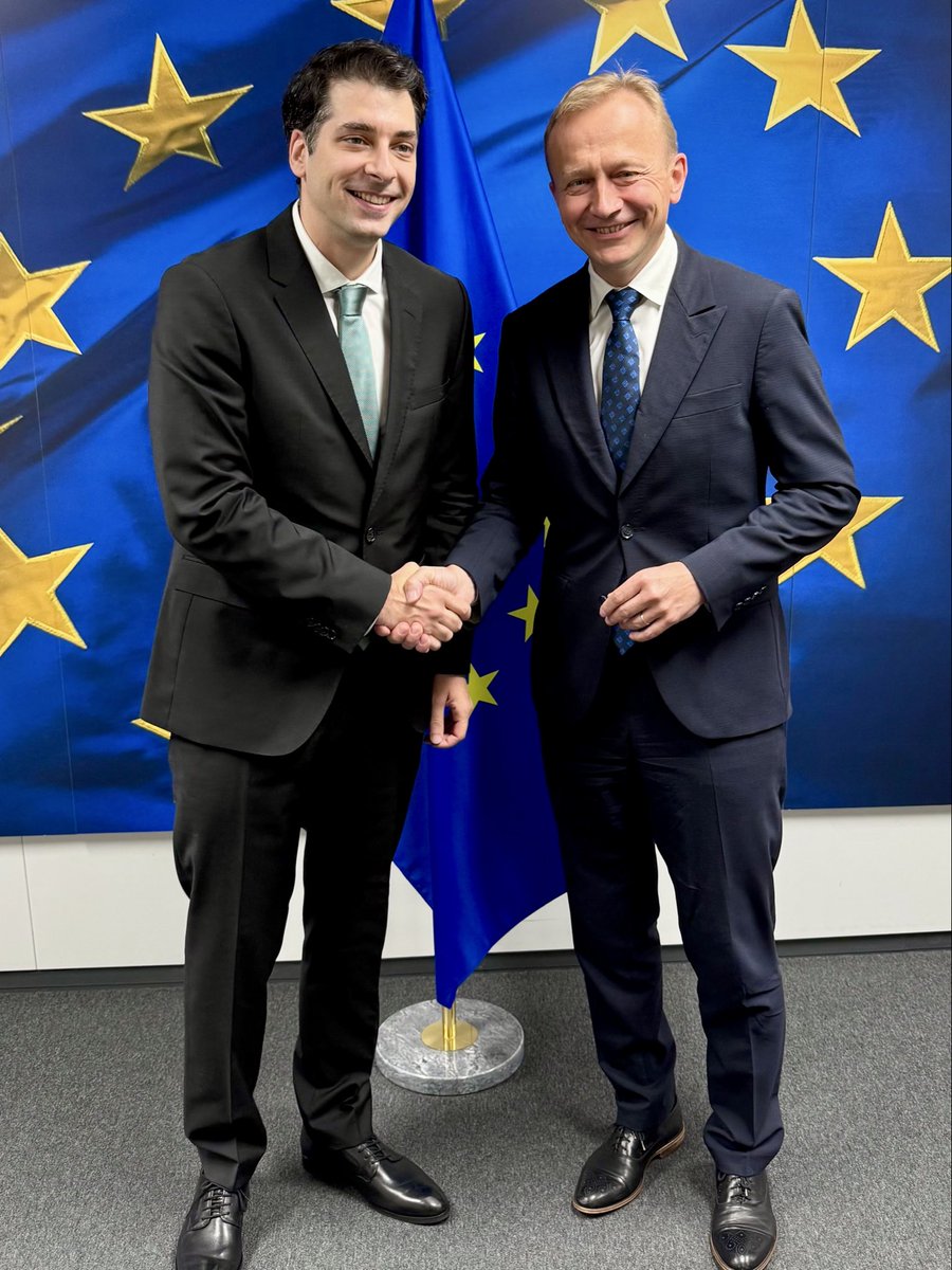 Piotr_Serafin's tweet photo. The next #EUBudget will assist Bulgaria 🇧🇬🇪🇺 go further with reforms and boost economic growth.

Good discussion today with Deputy Prime Minister @atanaspekanov on Bulgaria’s priorities in the MFF negotiations. https://t.co/hUf9xaa3g8