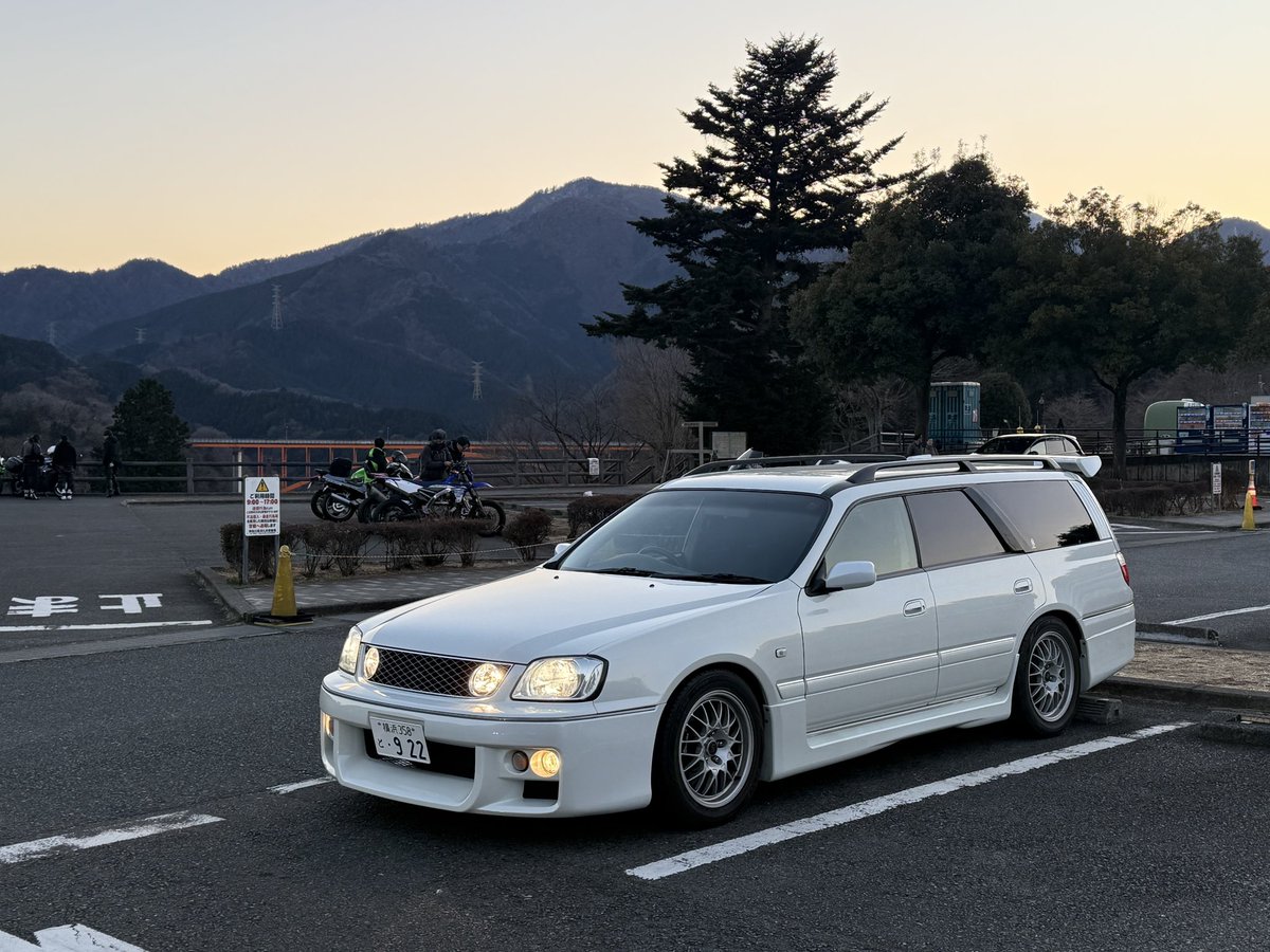 Autotopia_llc's tweet photo. 雨上がりも、夕暮れも、峠道も、見惚れる艶には理由があります。オートトピアでは、ただ塗装を綺麗にするだけではなく、その車が纏っていた“時代の空気”まで磨き上げることをモットーにしています。梅雨の季節、その先の猛暑に向けて、是非とも施工ご希望の車を募集中です。ご相談はDM迄お願いします。 https://t.co/tZVqR9fTZm