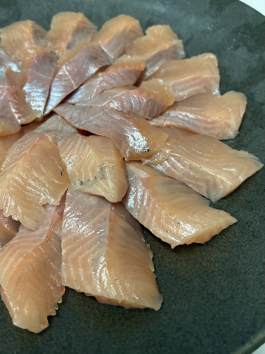 2323Dai's tweet photo. サクラマスやべぇ…
ニジマスもやべぇ…
総じて308の魚は美味い‼️
来年のエリア例会は全部308でいいくらいだ✨
今シーズン楽しませてもらいました
また来シーズンもよろしくお願いします👋
#おうちごはん
#料理男子
#308club
#サクラマス
#ニジマス
#砂コロエリアトラウト部 https://t.co/KTKA7yeMup