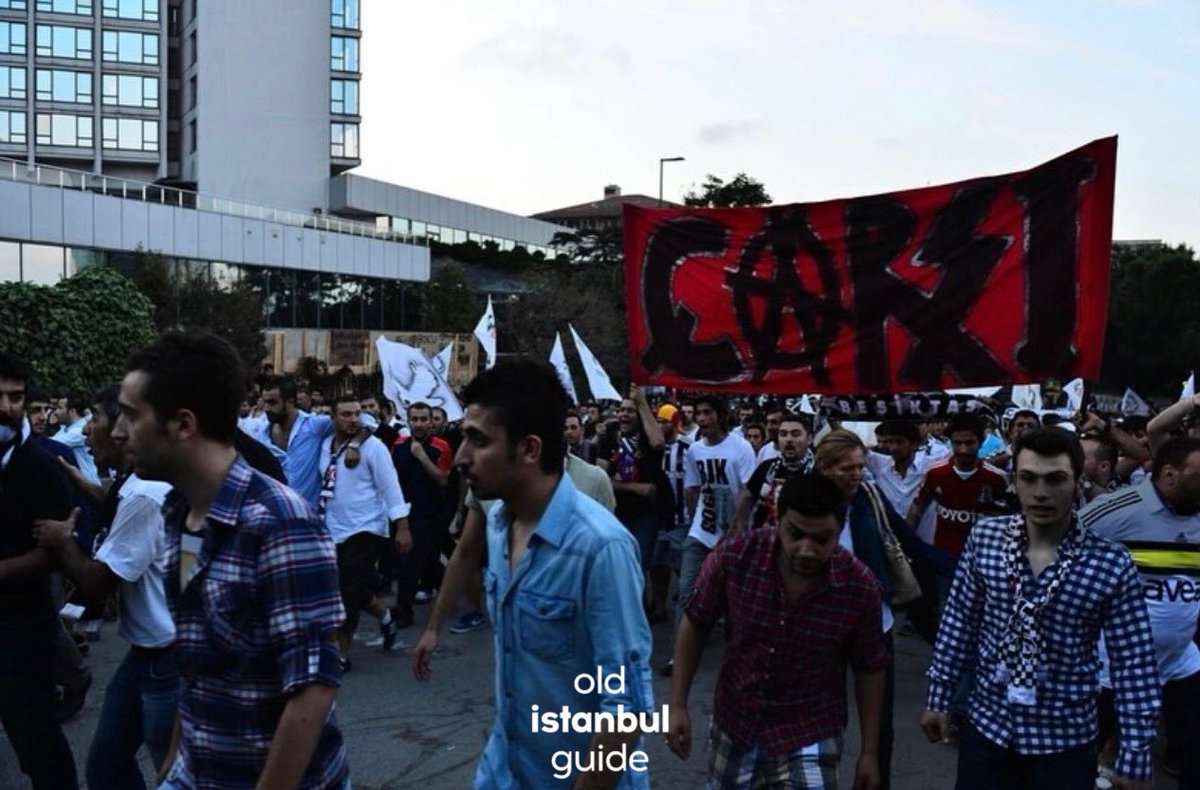 oldistguide's tweet photo. Gezi Parkı protestolarından ikonik fotoğraflar ✊

📅 2013 
📍Taksim, Beyoğlu

Iconic photographs from the Gezi Park protests ✊ https://t.co/plW5SZE57C