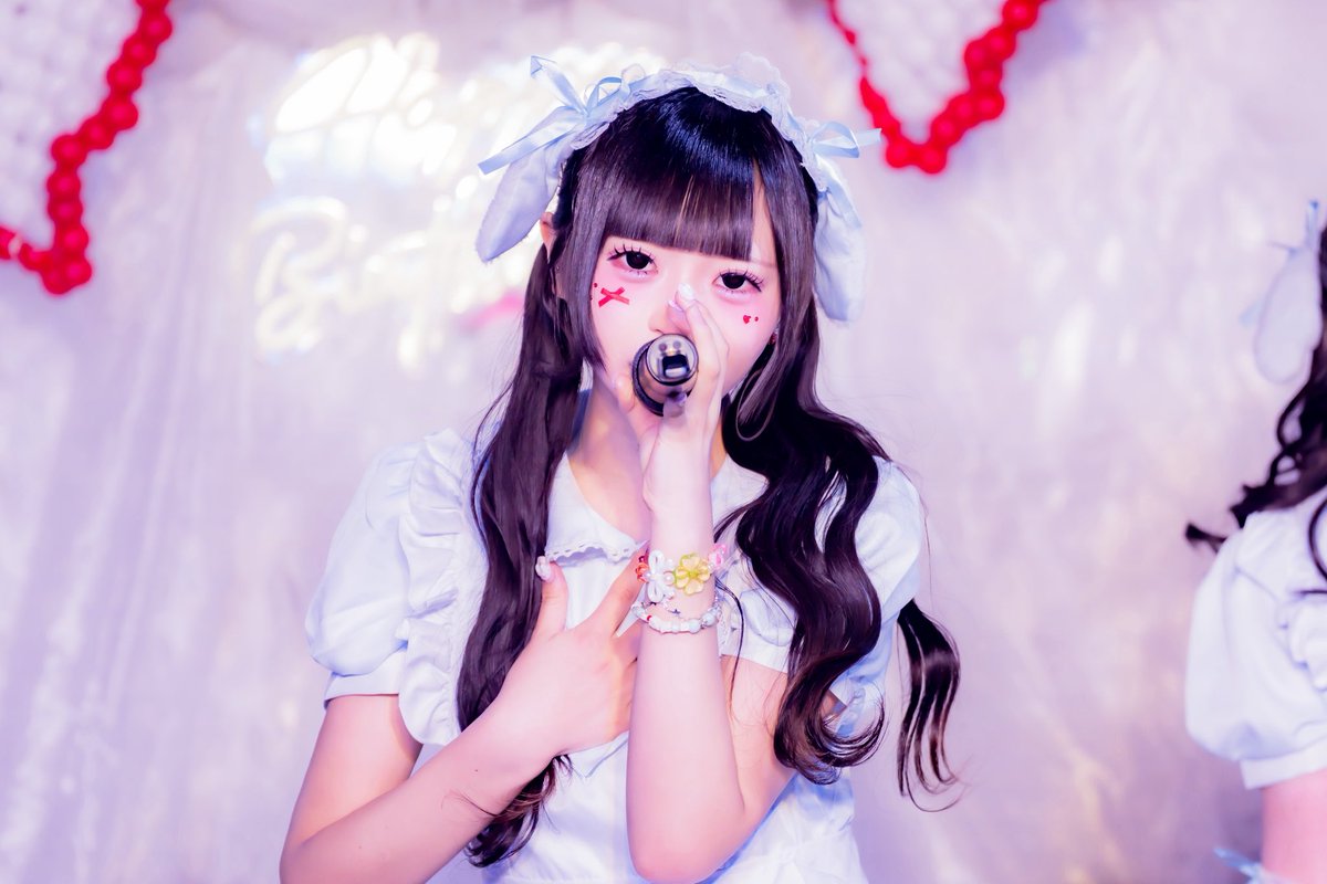 ako_parasai's tweet photo. 特技 目の光を消すこと https://t.co/z8a62S3M1G