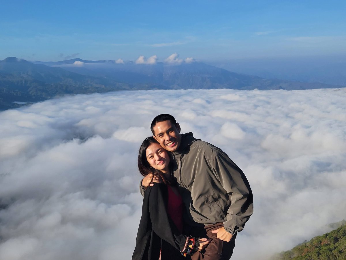doughnbil's tweet photo. sea of clouds with DonBelle 🫠🥹🙌 https://t.co/KQt9MDs9tQ