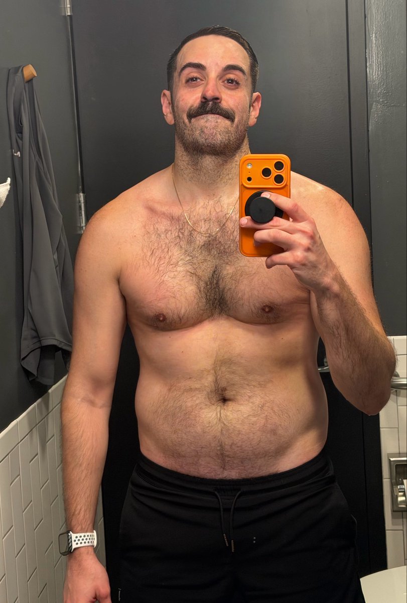 mediamichael's tweet photo. Thursday’s are the pits 😜 https://t.co/Dz9aX09Qmn