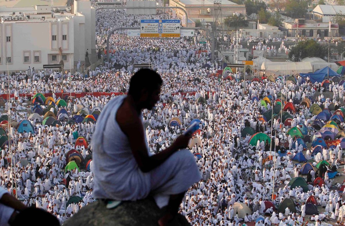 klhaleede's tweet photo. Streamlining millions of people from diverse cultures into one peaceful, orderly system is a testament to Saudi crowd management in Hajj. https://t.co/vwL8gLMcr5