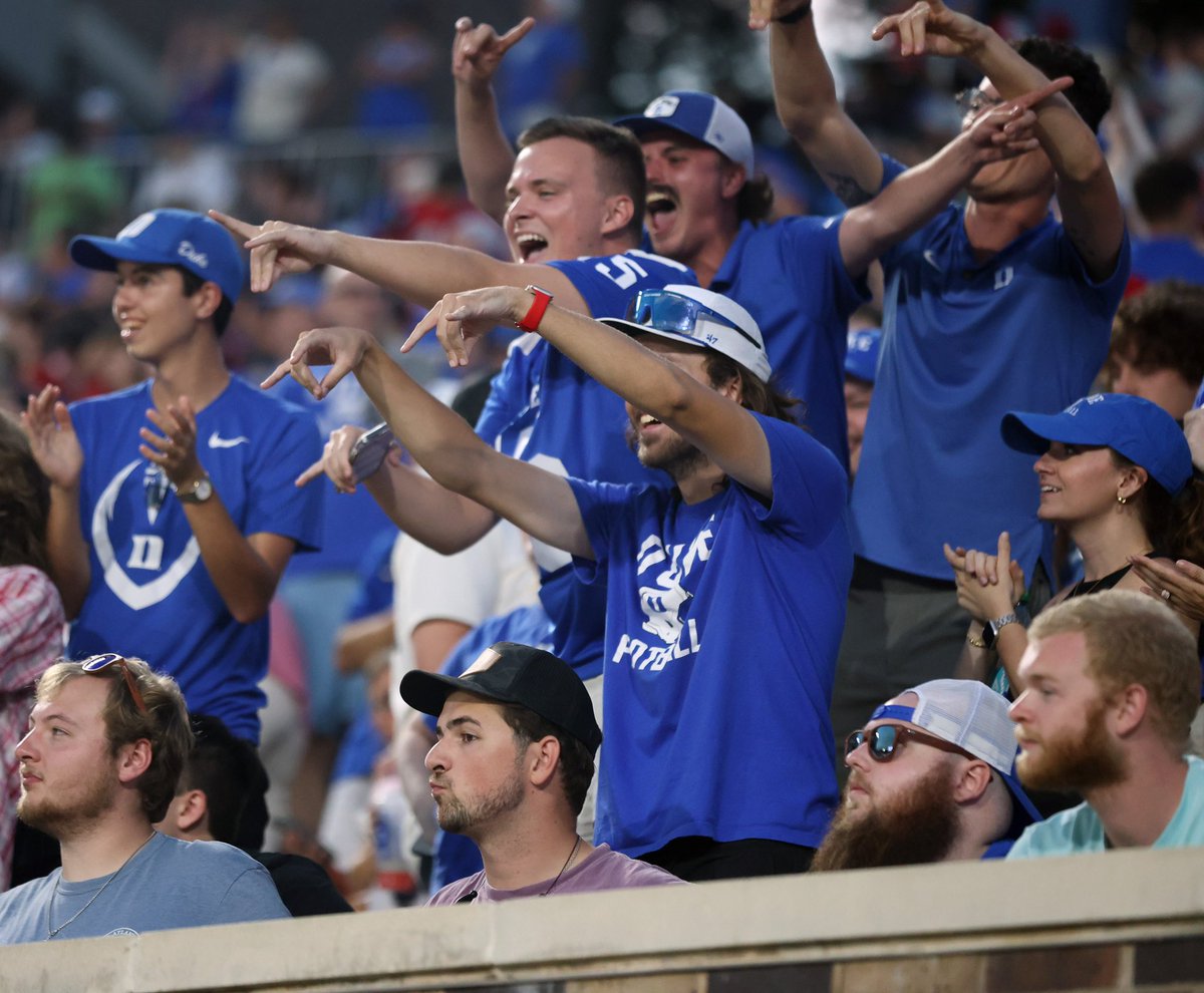 DukeMFFootball's tweet photo. 100 days ￼💙 https://t.co/jZJh75hORF