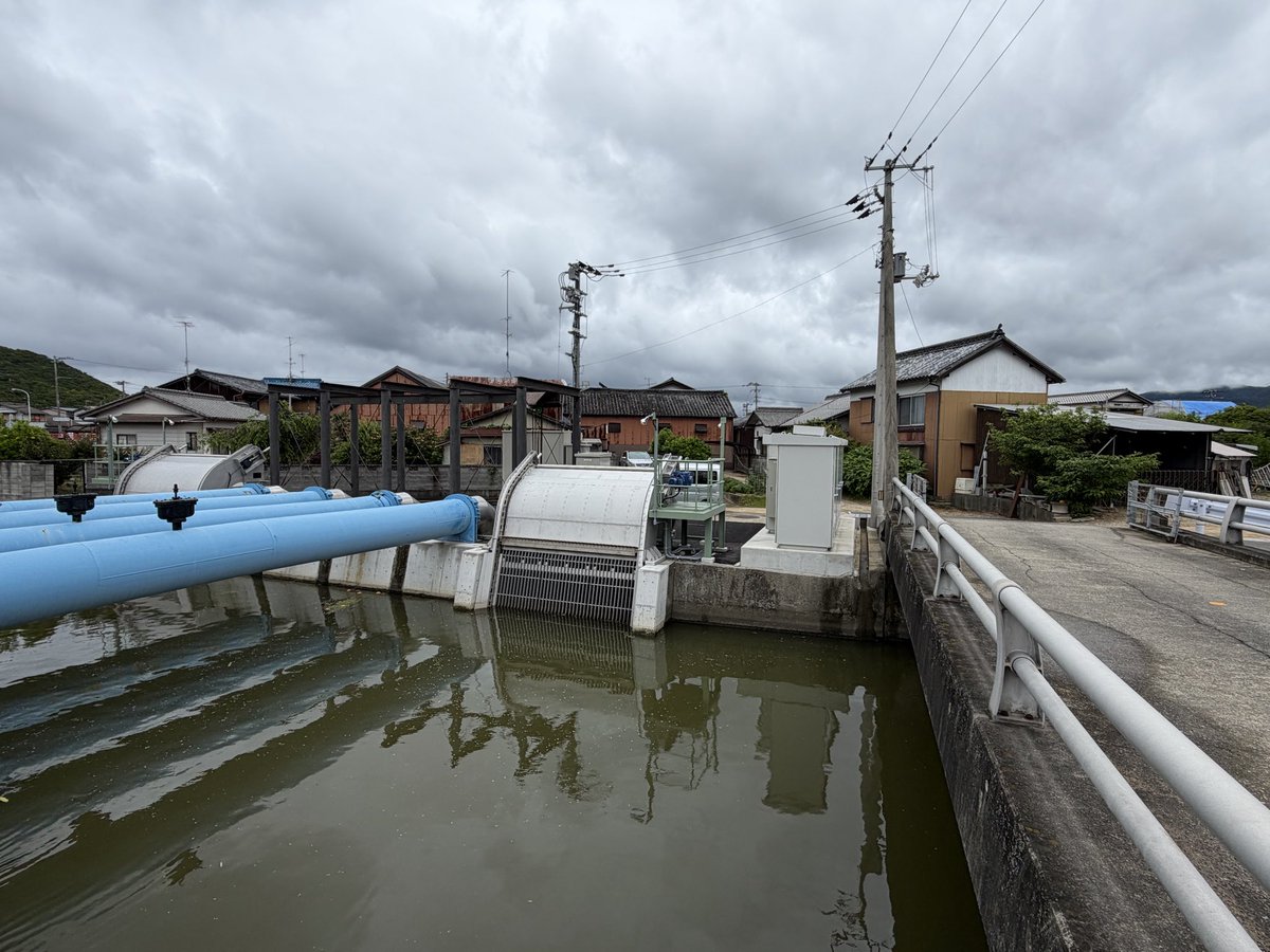 KANBOULab's tweet photo. 環境防災では
流域治水として
排水機場の設計である
ポンプ、除塵機の更新設計も
対応しています。
写真は、完成した除塵機設備です。 https://t.co/U3WLk7ILZO