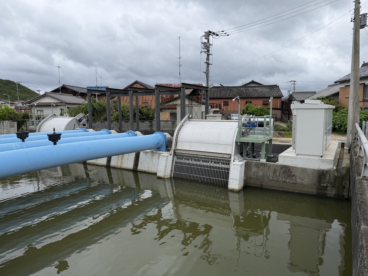 KANBOULab's tweet photo. 環境防災では
流域治水として
排水機場の設計である
ポンプ、除塵機の更新設計も
対応しています。
写真は、完成した除塵機設備です。 https://t.co/U3WLk7ILZO