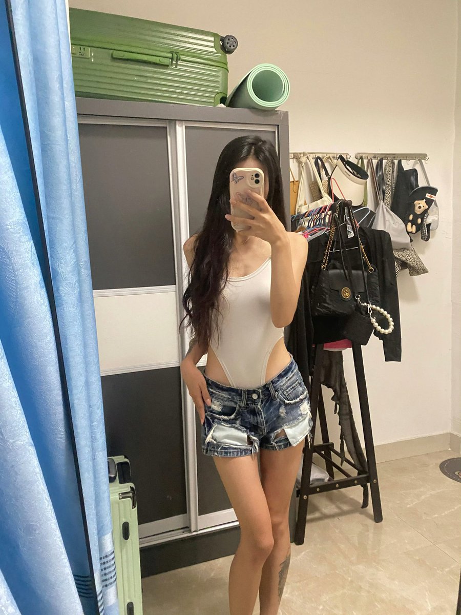 Insjbbz's tweet photo. 抚州极品小美 长的属于甜妹类型 很讨人喜欢 https://t.co/BBUUMM6GUT