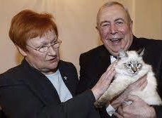 MaxHanssen's tweet photo. @TarjaHalonen @Selkokeskus Kissa miinoista. https://t.co/onCsbohY2U