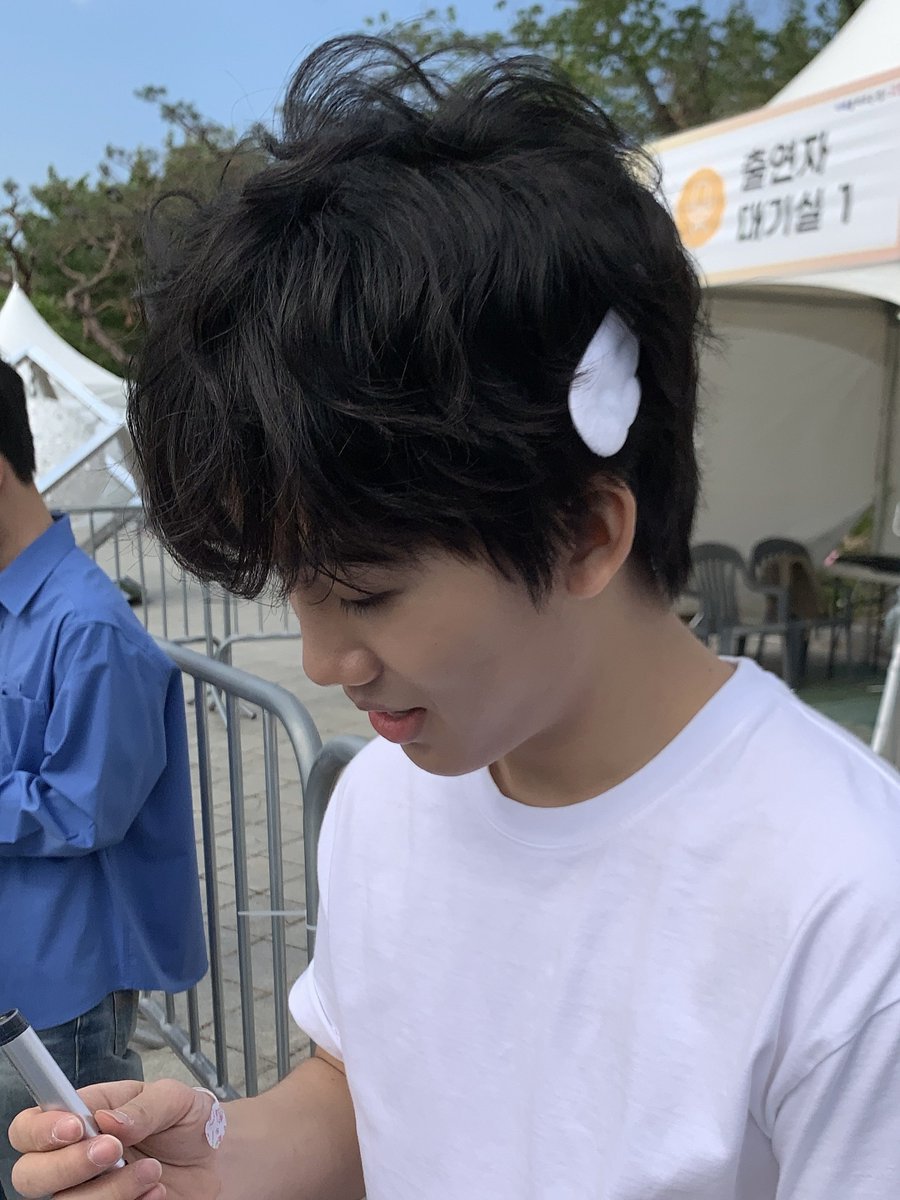 edmtnii's tweet photo. 귀엽게 만들기가 취미인 여자들... https://t.co/BcF1k9BTxv
