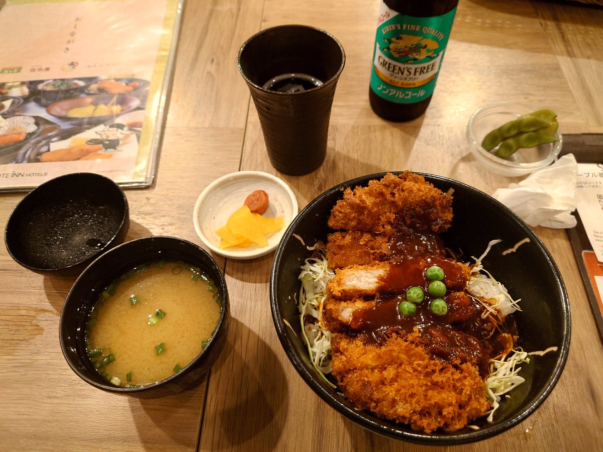 iguro's tweet photo. お酒を呑まない私にとって、水島ステイは外に食べに行けない街であることが判明したので、ホテルに戻って夕食はデミカツ丼 https://t.co/1KMIls4iNf