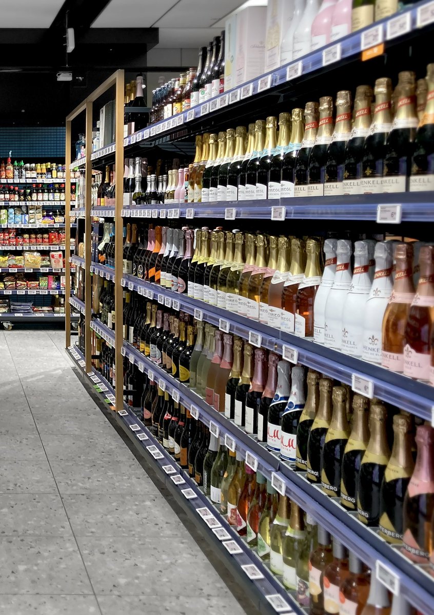 whatsontheshel1's tweet photo. Wine aisle in the supermarket
Mass-Market & Everyday Supermarket wine Brands and Sparkling Wine (Prosecco & Spumante) Brands
https://t.co/Pna2vaWrwP
#Antinori #Frescobaldi #SellaAndMosca #MasiAgricola #Zonin #Caviro #Tavernello #Corvo #DucaDiSalaparuta #Fontanafredda https://t.co/hzIdbxkEwZ