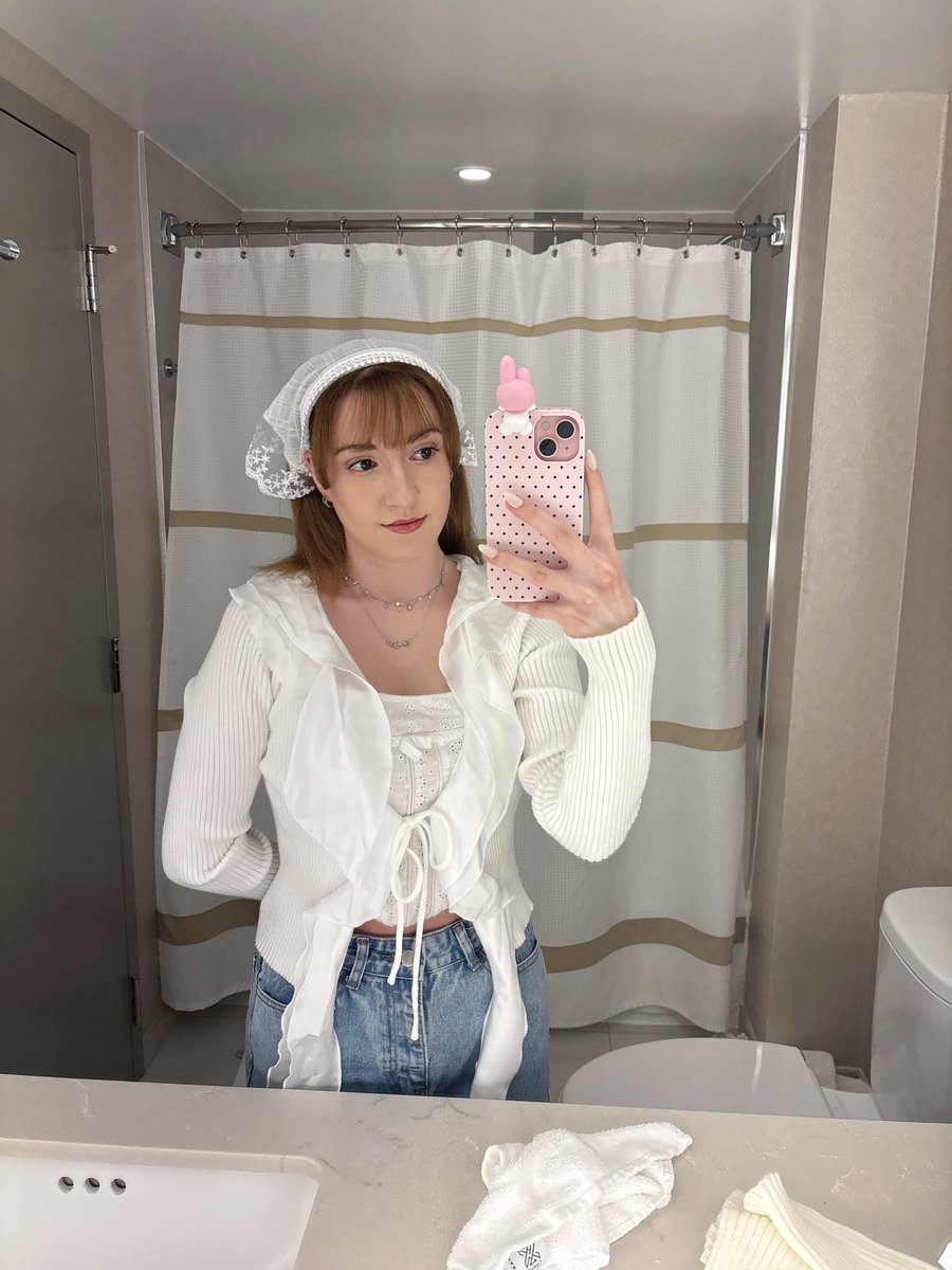 serimvuitton's tweet photo. you + your ult + your most recent song + your pinterest home page ^-^ https://t.co/lRruKm3VOr