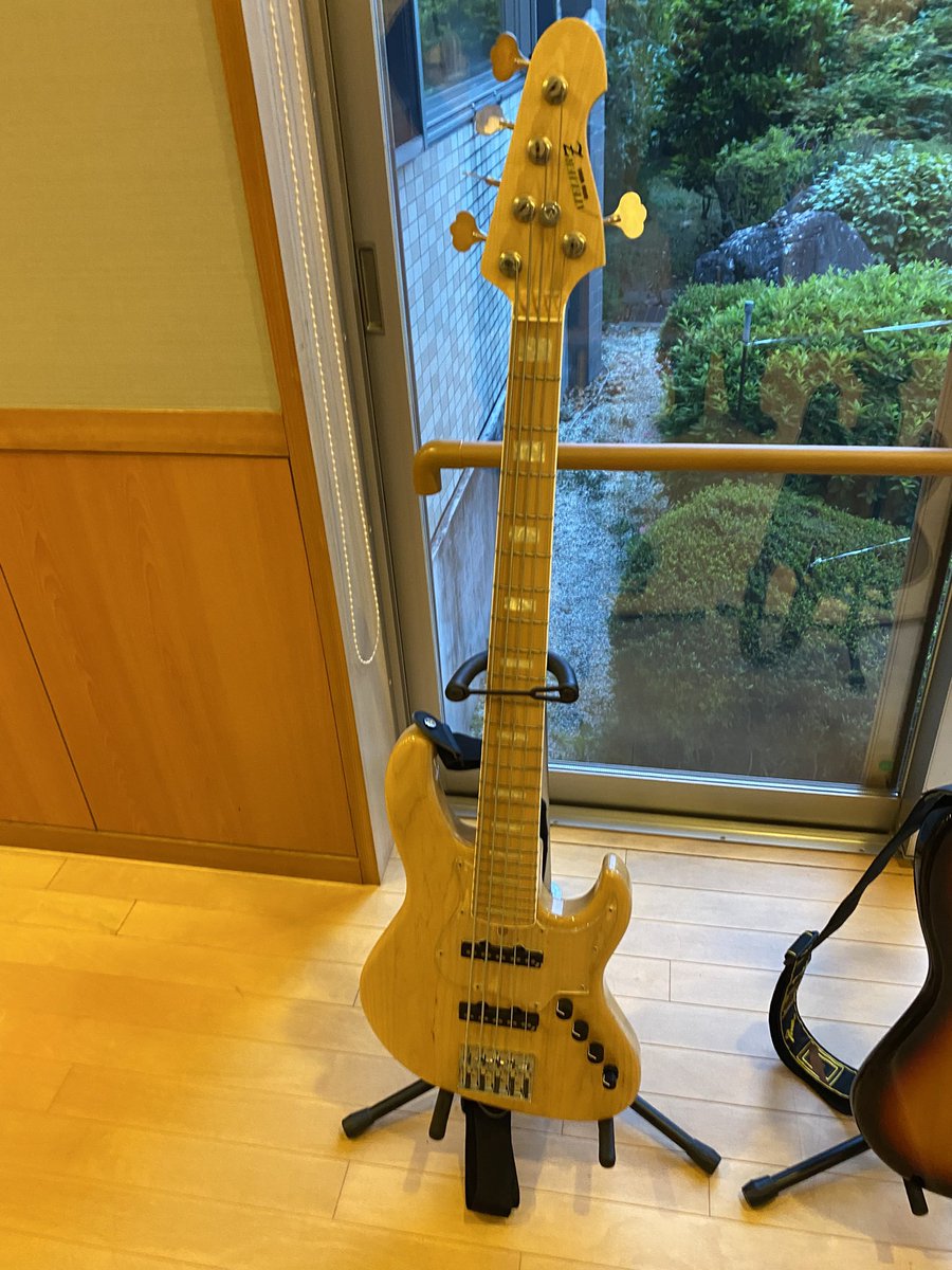 DownpickingDays's tweet photo. さらば友よ

涙流したけどやっぱり笑って君を送り出すよ

君が繋いでくれた沢山の縁を大切にこれからも進んでいくよ

君のベースプレイ、チョッパーフレーズ忘れないぜ

またセッションしよう♪☆彡 https://t.co/GJnXaW9BlS
