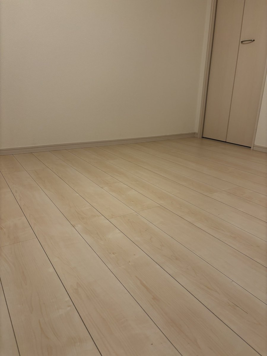 integra_dc5luv's tweet photo. 荷物の搬出終わったので、今日はフローリングで寝るらしいです https://t.co/XIfByzoCHo