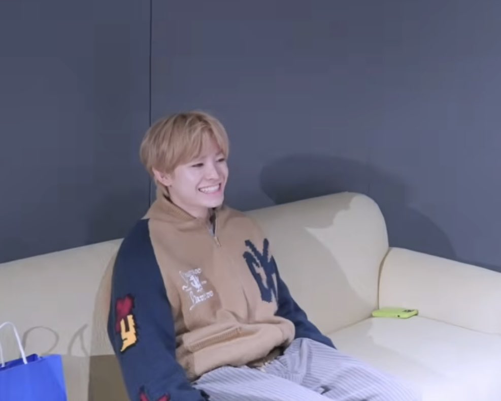 윳따 tweet media