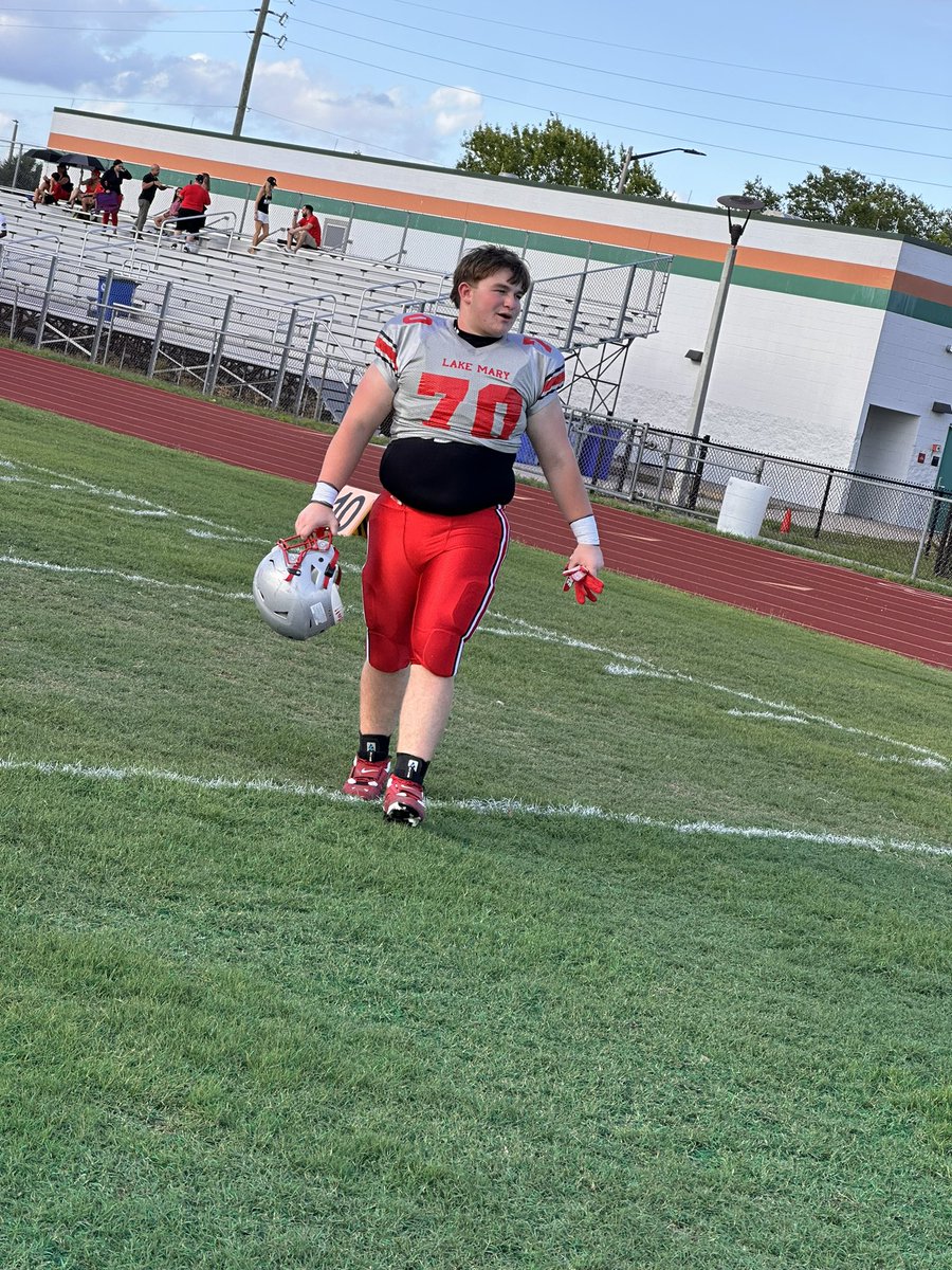TySegretario's tweet photo. What a way to end my freshman year. Played my first varsity game and got a ton of reps vs. Jones, then finished strong in the classroom. All A’s for the YEAR (with 2 AP courses, Varsity Football, Varsity Weightlifting, Freshman Class VP, Leadership, and lots of training with @KTSStrength ) Can’t wait to see what my sophomore year holds for me!