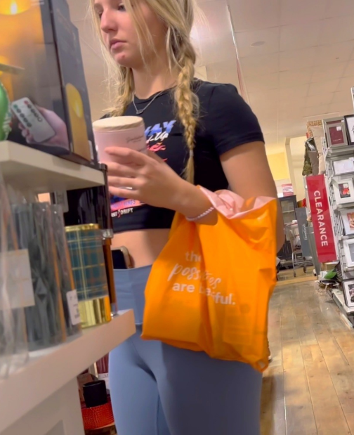 AxlDsh96's tweet photo. My happy day at the market #candids #candid #creepshot CHECK THE BIO 🥶 https://t.co/YhgvfCCzw9