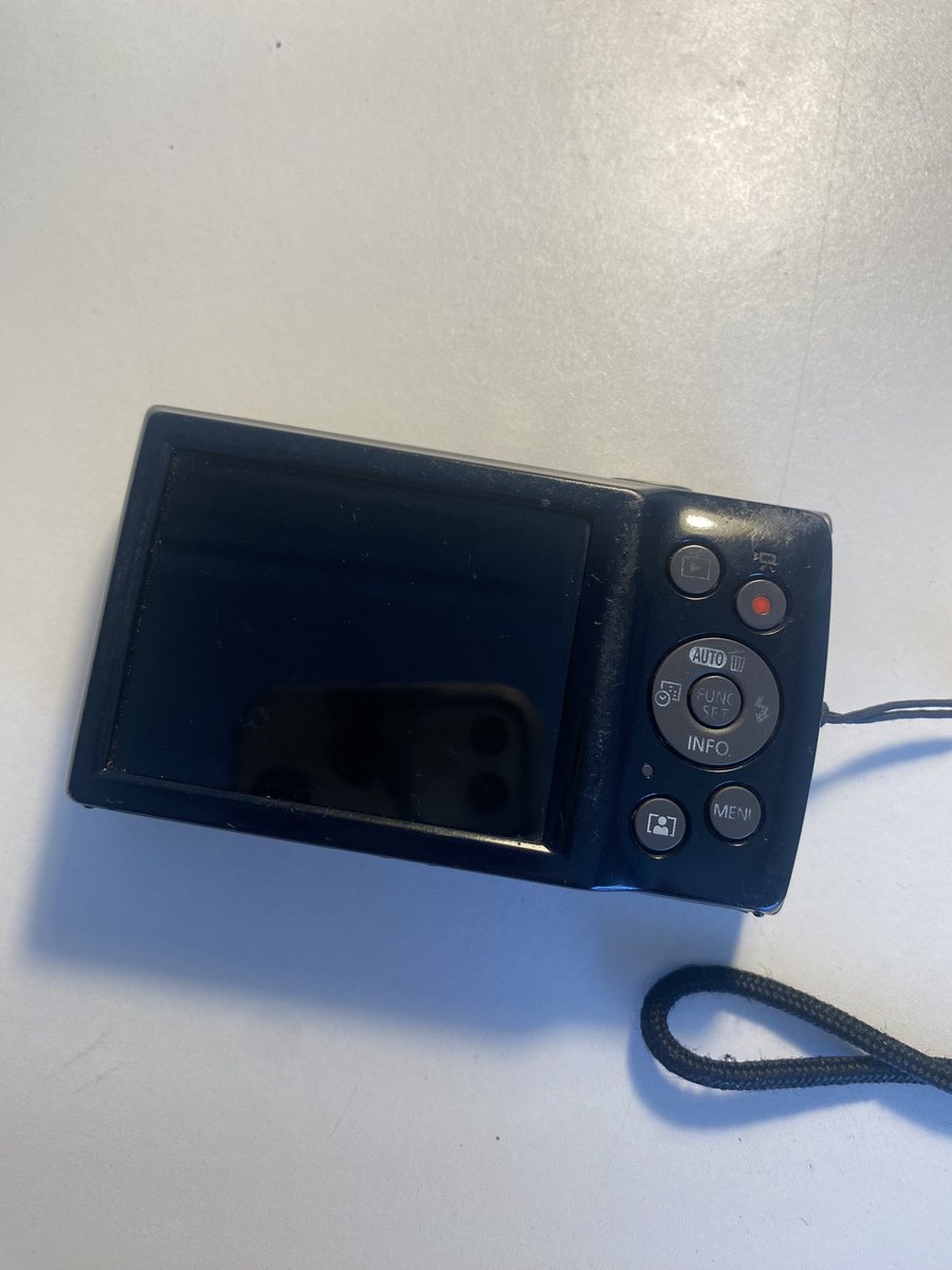 cielo_pp's tweet photo. ขายกล้อง cannon ixus 185 รุ่นฮิต📸
📌📌ราคา 2,990รวมส่ง นัดรับได้

🏅กล้องทำงานเต็มระบบ แฟลชออก ซูมได้ปกติ มีสายคล้องมือ และแบตให้

✨ตำหนิ: รอยบอดี้ตามการใช้งาน เลนส์กล้องมีรอย ไม่มีฝาปิด ตัวล็อกแบตหักไม่มีผลกับการใช้งาน 

#กล้องดิจิตอล #กล้องดิจิตอลมือสอง #กล้องดิจิตอลราคาถูก https://t.co/QIDCw7DdXQ