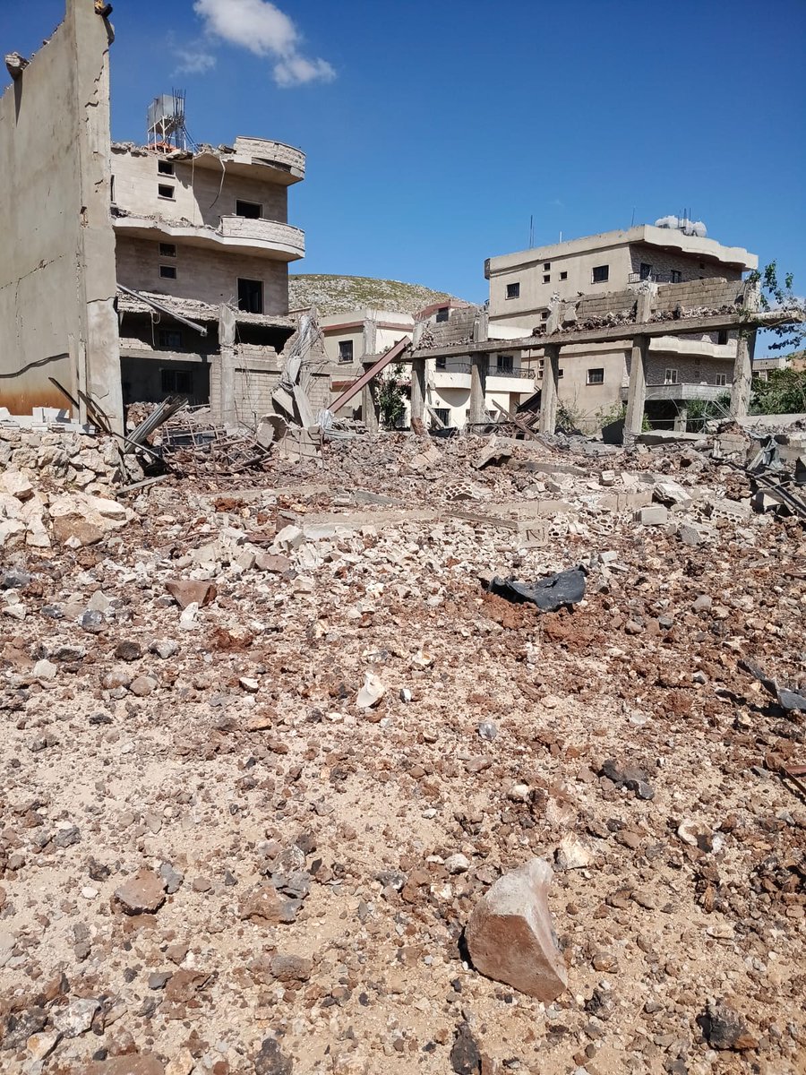 Icibeyrouthnews's tweet photo. Récap Liban
• Photo : #raids israéliens à #Sohmor (Békaa-Ouest).
•Frappes israéliennes continues dans le sud: Yohmor, Arnoun, Yater, Kfar Joz, Kfar Tebnit, Jebchit, Nabatiyé. https://t.co/x2vJ3Zq9Rh