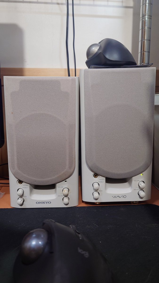 CHRONOEYES's tweet photo. 四半世紀以上頑張ってくれたGX-70A
突然壊れてのリタイヤでお疲れちゃん
そしてこれから宜しくGX-70HD🔉
やっぱりONKYOのロゴ無くなるのは寂しいなぁ、、、 https://t.co/1UzGLfGkdM