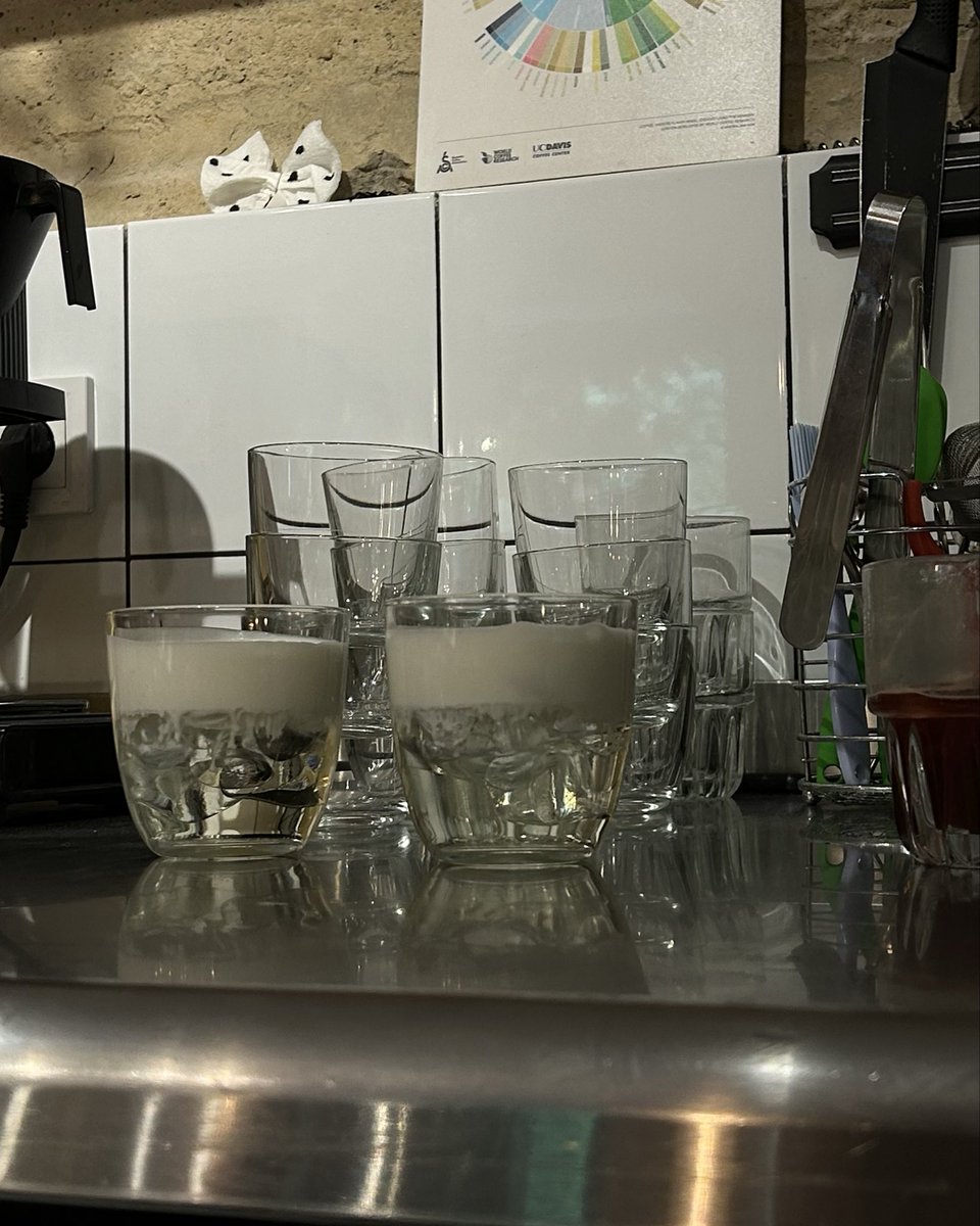 vladtxq's tweet photo. чекаєте крем-живчик в @honestcoffeebar ? 😍 https://t.co/CGoI5b7r8L