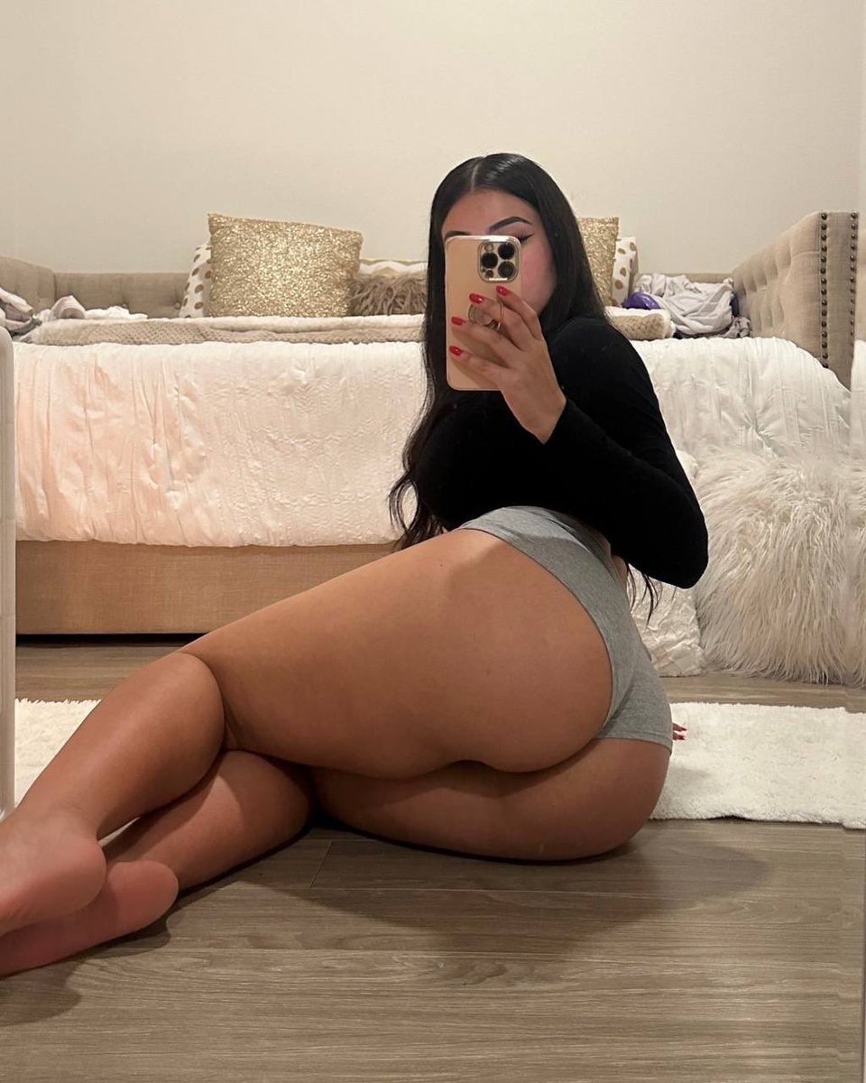 DaRealMASTY_T's tweet photo. can i show you some pics?????🥱 https://t.co/8FpDMnNlwD
