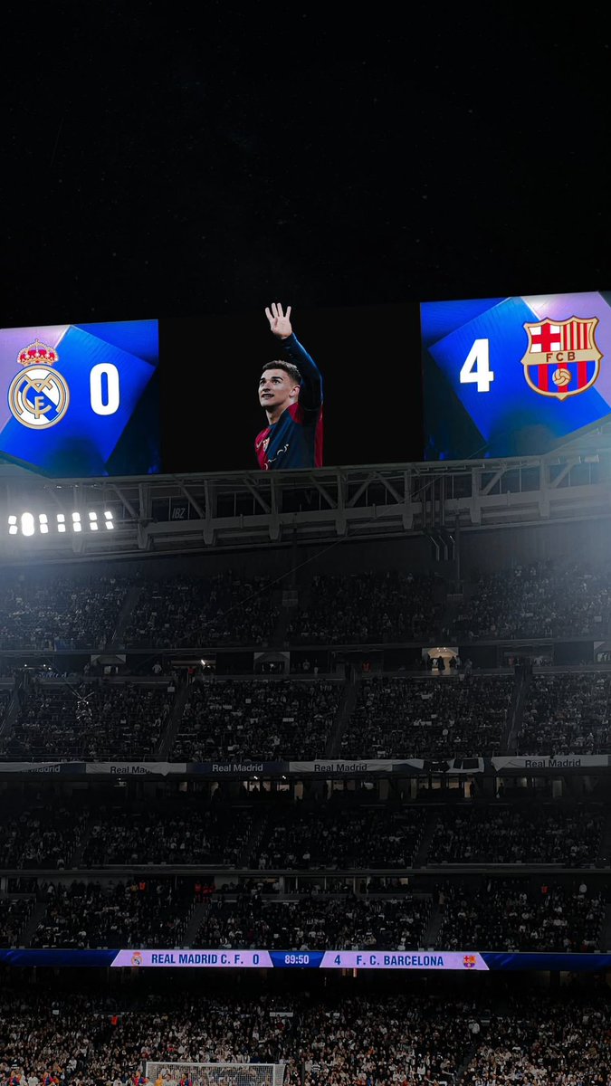 raphaelsw2's tweet photo. @YihiRM Cuánto daño les hizo ver que unos niños salidos de la masía los humillara sin parar, a los nuevos galácticos, los que iban a dominar Europa, entendible que los madridistas sigan llorando, no entienden como es la manera correcta de apostar por canteranos 🤷‍♂️🤷‍♂️🤷‍♂️ https://t.co/mHeQ0O6KDY