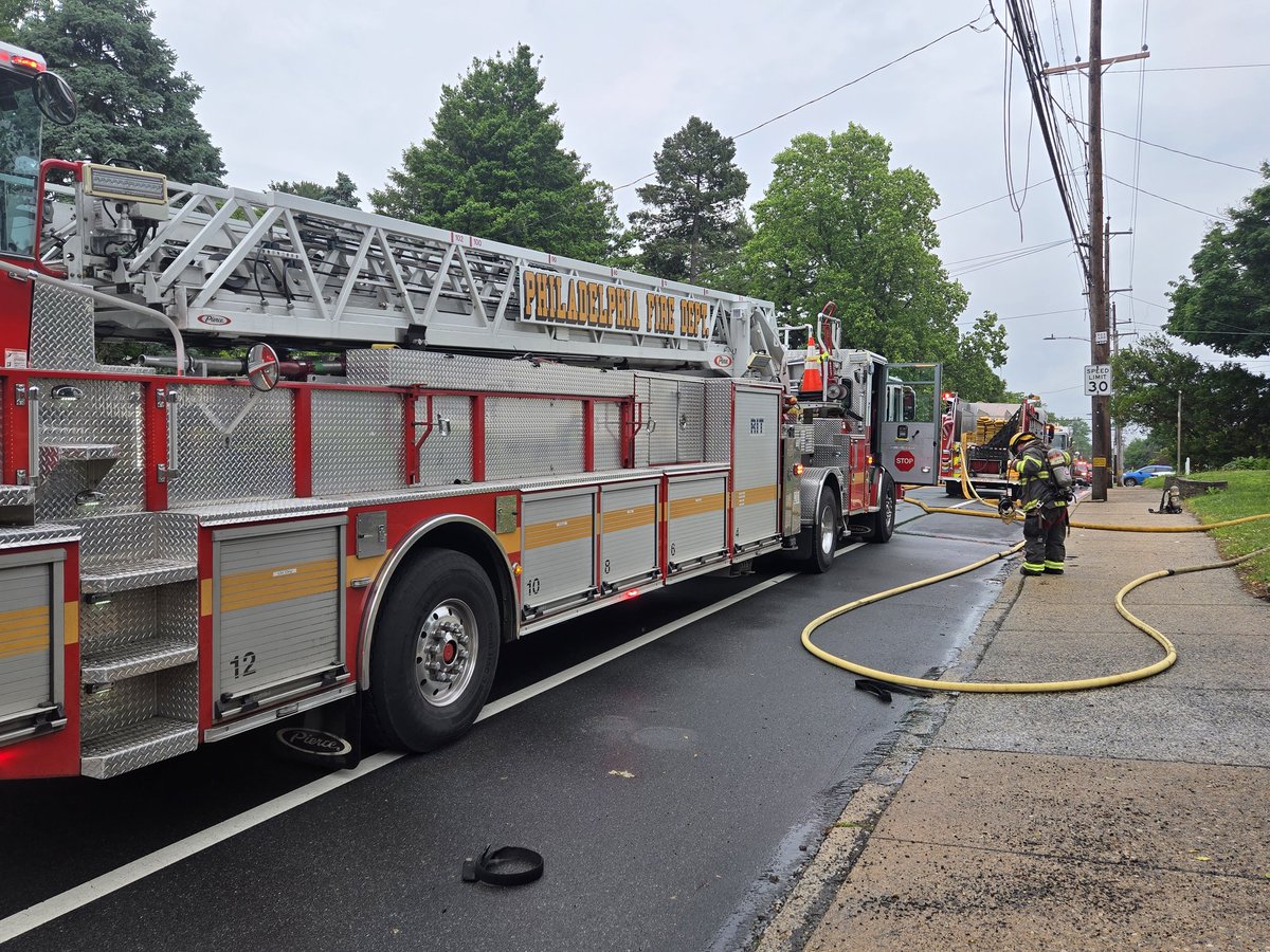 PhillyFireDept's tweet photo. Daily totals for Wednesday, May 27:
🚑: 753 EMS incidents 
🚒: 206 fire incidents 
🔥: 1 working fire
#24x7x365 https://t.co/fMxbnow7SB
