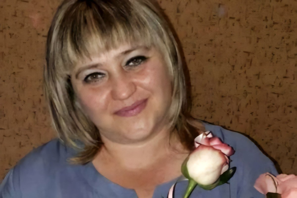NAFOvoyager's tweet photo. russians abducted the mother of a Ukrainian serviceman, brutally tortured her for over a year, and then sentenced her to 13 years for… writing letters to her son.

This is not just a crime — it is demonstrative terror against Ukrainian mothers. Olga (Olga Viktorivna Cherniavska), born May 13, 1980, from Tokmak in the Zaporizhzhia region.

Before the occupation, she managed a store. Her son serves in the Armed Forces of Ukraine. That alone was enough for the occupiers to make her a target.

On May 25, 2023, she was abducted. For over a year, she was held in total isolation — without contact, without legal status, without a lawyer.

Testimony from another political prisoner, Yulia Koveshnikova: Olga’s body was covered in bruises and burn marks from torture.

Her family tried to reach every russian institution — to no avail. Only on August 15, 2024 did the occupiers “formally” bring charges under “espionage”.

The accusation is absurd: allegedly, from February to December 2022, she “sent data to her son via messenger about russian troop positions in Tokmak.” Even though her phone was taken immediately after her abduction.

On December 12, 2024, the occupation “Zaporizhzhia Regional Court” in Simferopol sentenced her to 13 years in a general-regime penal colony. On May 6, 2025, the appeals court (Judge Sergey Vyacheslavovich Babkov) upheld the sentence, but counted the term from the moment of her abduction.

Memorial has recognized Olga as a political prisoner and is demanding her immediate release. This is a classic russian “trial” — no real examination, based on torture and falsifications.

This is not an isolated case. russians are deliberately terrorizing the families of defenders: Svitlana Dovhopola from Enerhodar received 14 years for donating to her son in the Armed Forces of Ukraine.

Olga is 46 years old. She is an ordinary Ukrainian mother who simply loved her son.