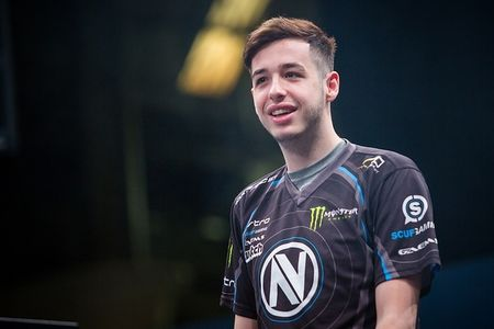 JPedro6754's tweet photo. @lisskins @lmtless_esports @Vitality_apEX O cara deu muita sorte, pegou o auge de 2 awp https://t.co/aucTwQLxLz
