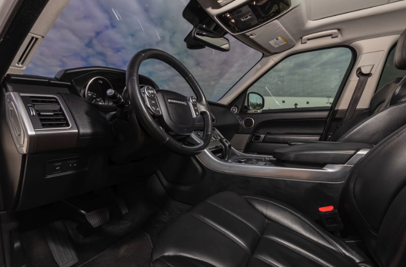 mecum's tweet photo. Offered at Mecum Tulsa: 2016 Land Rover Range Rover Sport SE // Supercharged 3.0L V-6, Automatic

▪️Vehicle Listing: https://t.co/IEUx2S9uE4
▪️Register to Bid: https://t.co/YkGRnplJLc

#MecumTulsa #Mecum #MecumAuctions #WhereTheCarsAre https://t.co/FTfVx38UEb