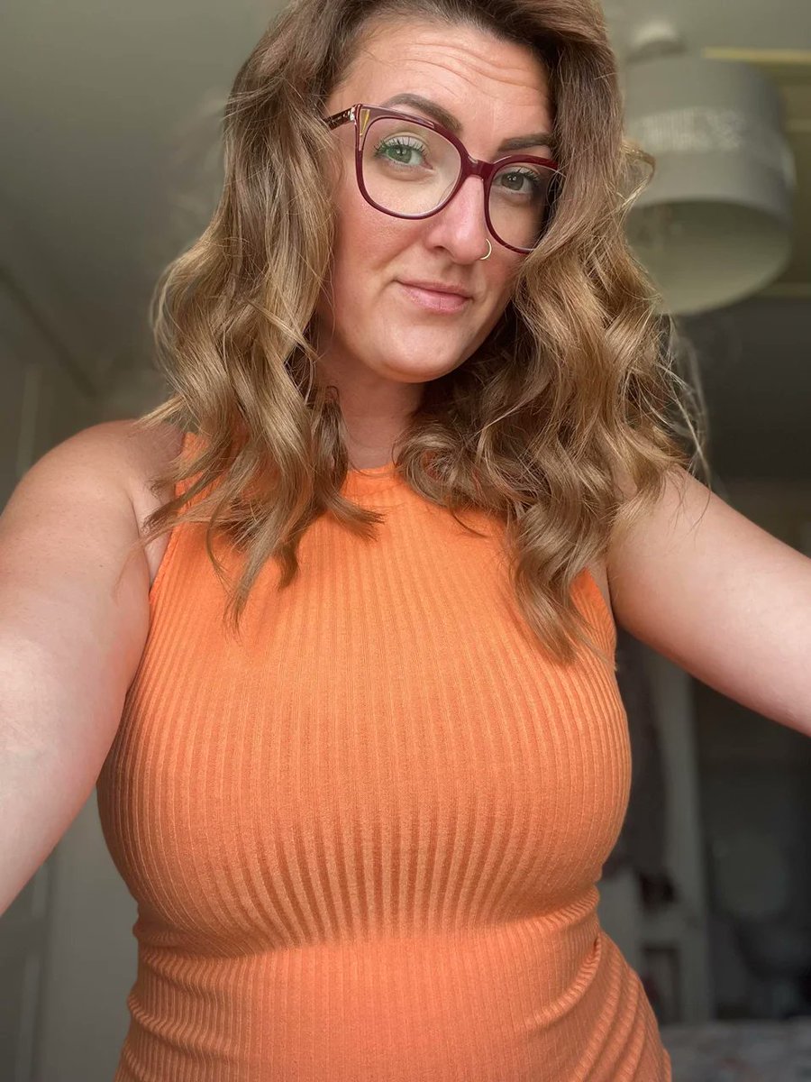 DellaMoms's tweet photo. I want to f**ck a stranger..Rt if u accept https://t.co/v6NBDYt63t