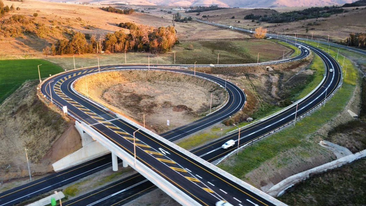 Constitution_94's tweet photo. The Glorious movement has completed yet around world infrastructure asset in Kokstad.
This is the interchange between R56 & N2 to Eastern Cape, Port Shepstone, Mzimkhulu & Kokstad
π£ππβοΈπΎπ‘πππ¦πͺ΄π²π³π΄πΏ
#ANCLeads #ANCLives
β«οΈπ’π‘ https://t.co/sbC0QTpb5Y