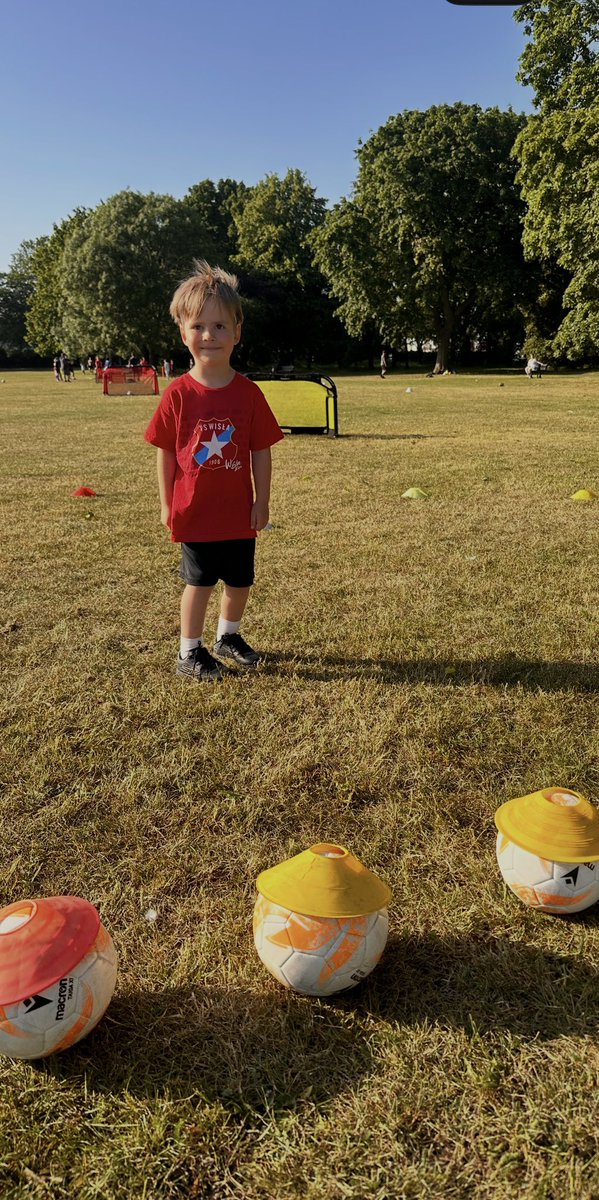 WislaLondon's tweet photo. Our new  young player  has already started his football journey. 
 
During training, when asked who his favourite footballer is, Gabriel answered without hesitation… “@rodadoangel9 !” 🔥⚽️

Dreams start from the very first session, and we are happy to see more young talents joining our growing academy every week.

As you can see, Wisła Kraków London Academy continues to grow and develop here in London 🇵🇱🇬🇧

Good luck Gabriel — enjoy every moment on the pitch! 💙🤍❤️⭐️

@WislaKrakowSA @jarokrolewski @ptruchlewski @SociosWisla