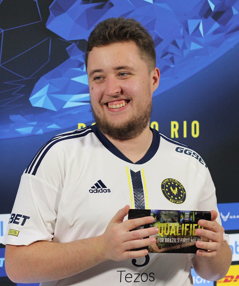 JPedro6754's tweet photo. @lisskins @lmtless_esports @Vitality_apEX O cara deu muita sorte, pegou o auge de 2 awp https://t.co/aucTwQLxLz