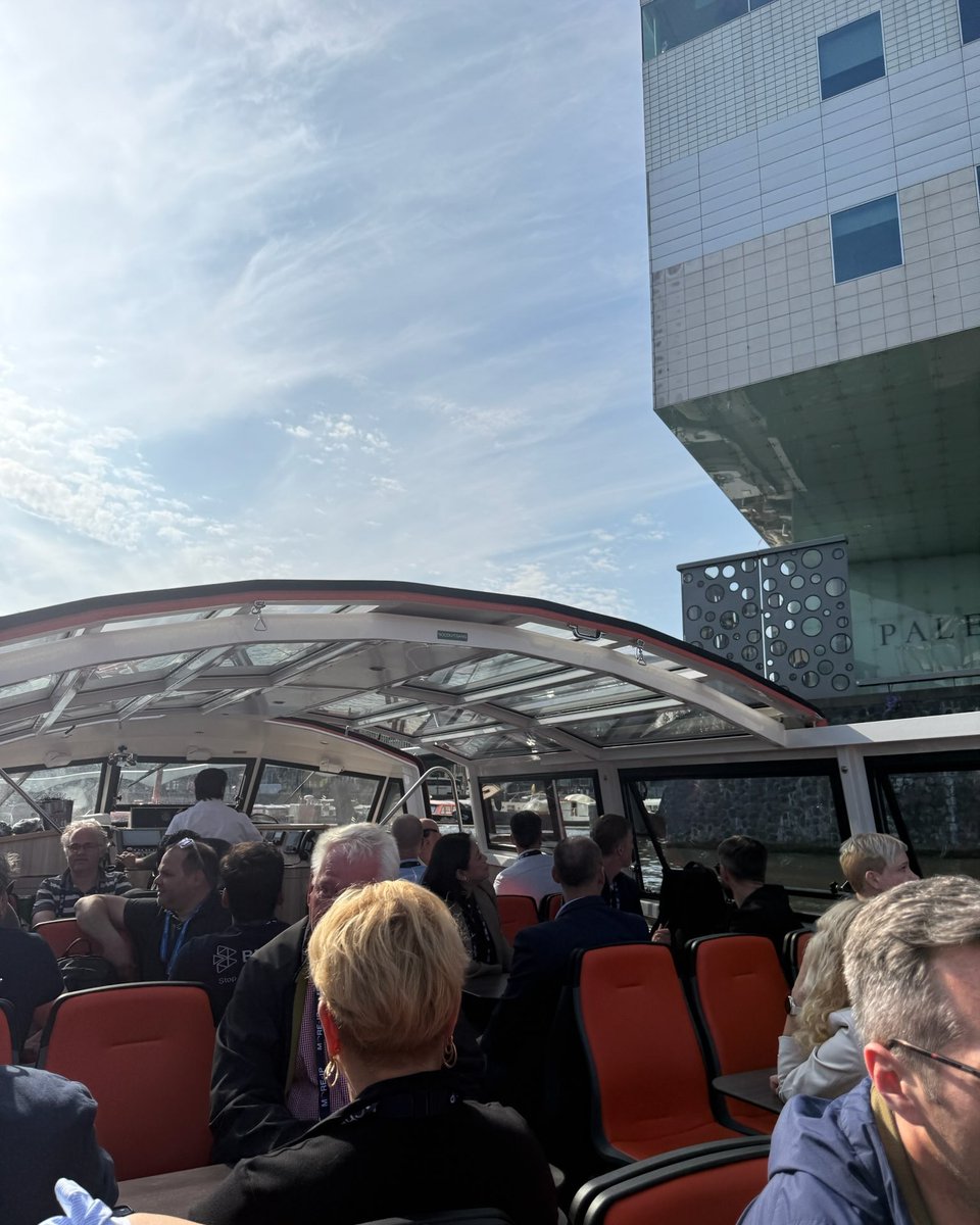 corebackbone's tweet photo. Great first #MOREIP for Jakob in Amsterdam! Awesome vibe, inspiring talks, and lots of conversations around peering &amp; network security.
Highlights: canal boat tour🚤 &amp; great networking at the cocktail evening. Thanks @AMS_IX  for the great event 🤩See you next time! #CoreBackbone https://t.co/FbfqVXvndd