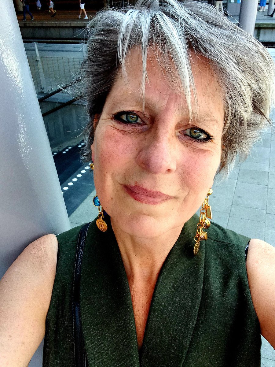 fgeerdink's tweet photo. On the way to The Hague, where my good friend Anja #Meulenbelt will receive the most prestigious literary prize of the Netherlands, the PC Hooftprijs. Moroccon suit, Kurdish jewelry, Palestinian bracelet, my own hair colour :-) https://t.co/mrE47tosIz